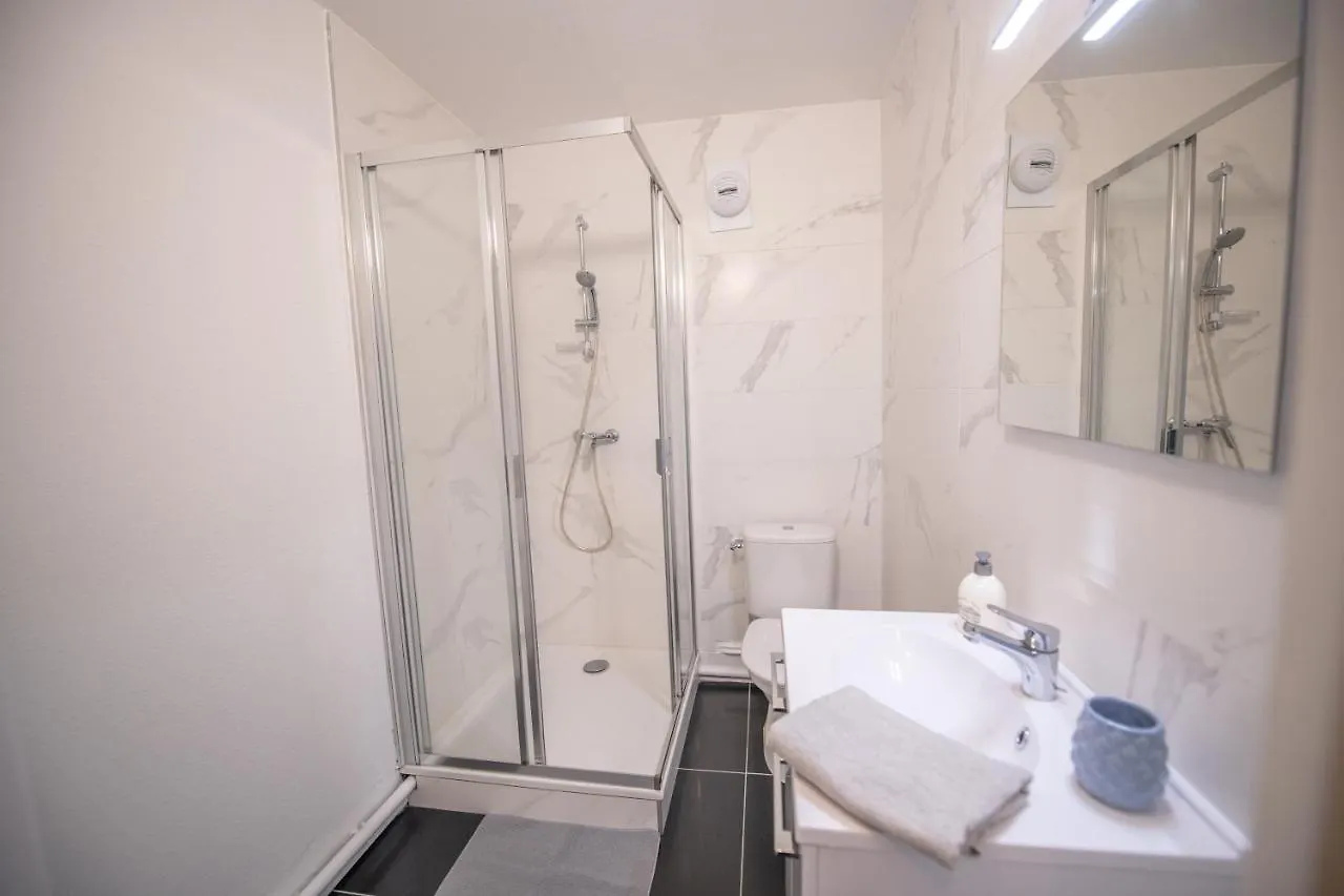 Espace 400 - Cosy, Lumineux, Vue Sur La Ville - Tv & Wifi Saint-Etienne  Apartment Saint-Etienne (Loire)