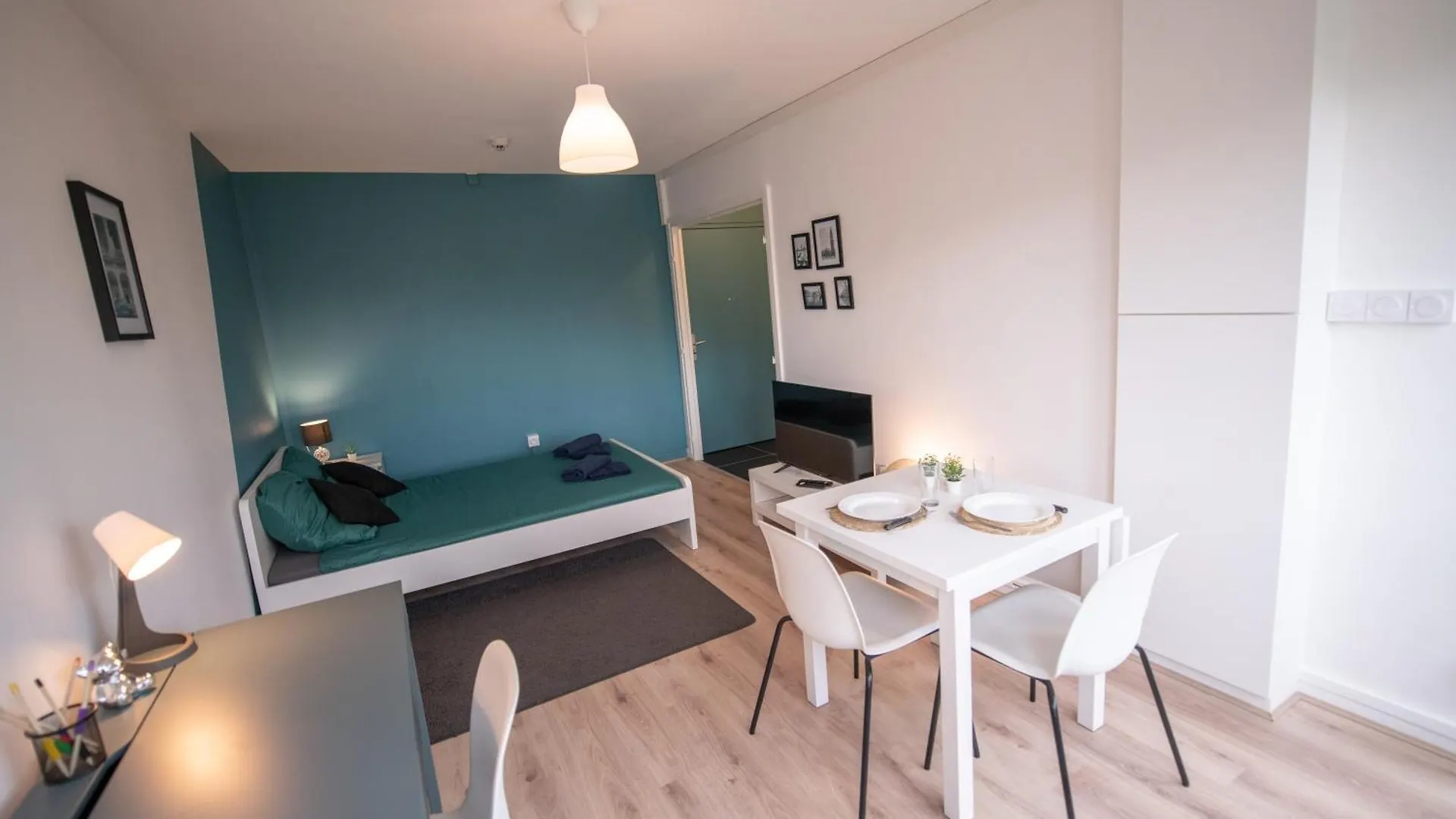 Apartment Espace 400 - Cosy, Lumineux, Vue Sur La Ville - Tv & Wifi Saint-Etienne  France