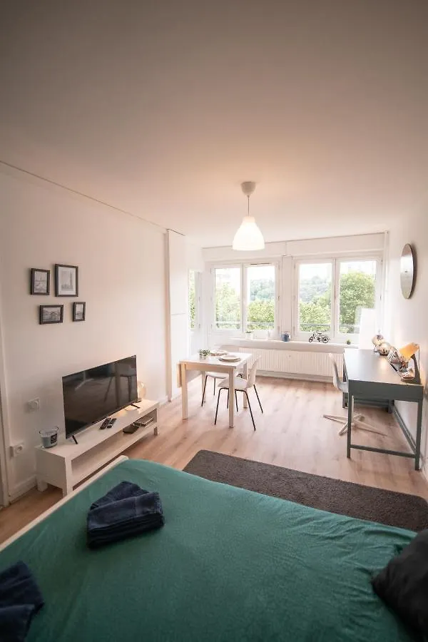 Espace 400 - Cosy, Lumineux, Vue Sur La Ville - Tv & Wifi contacts